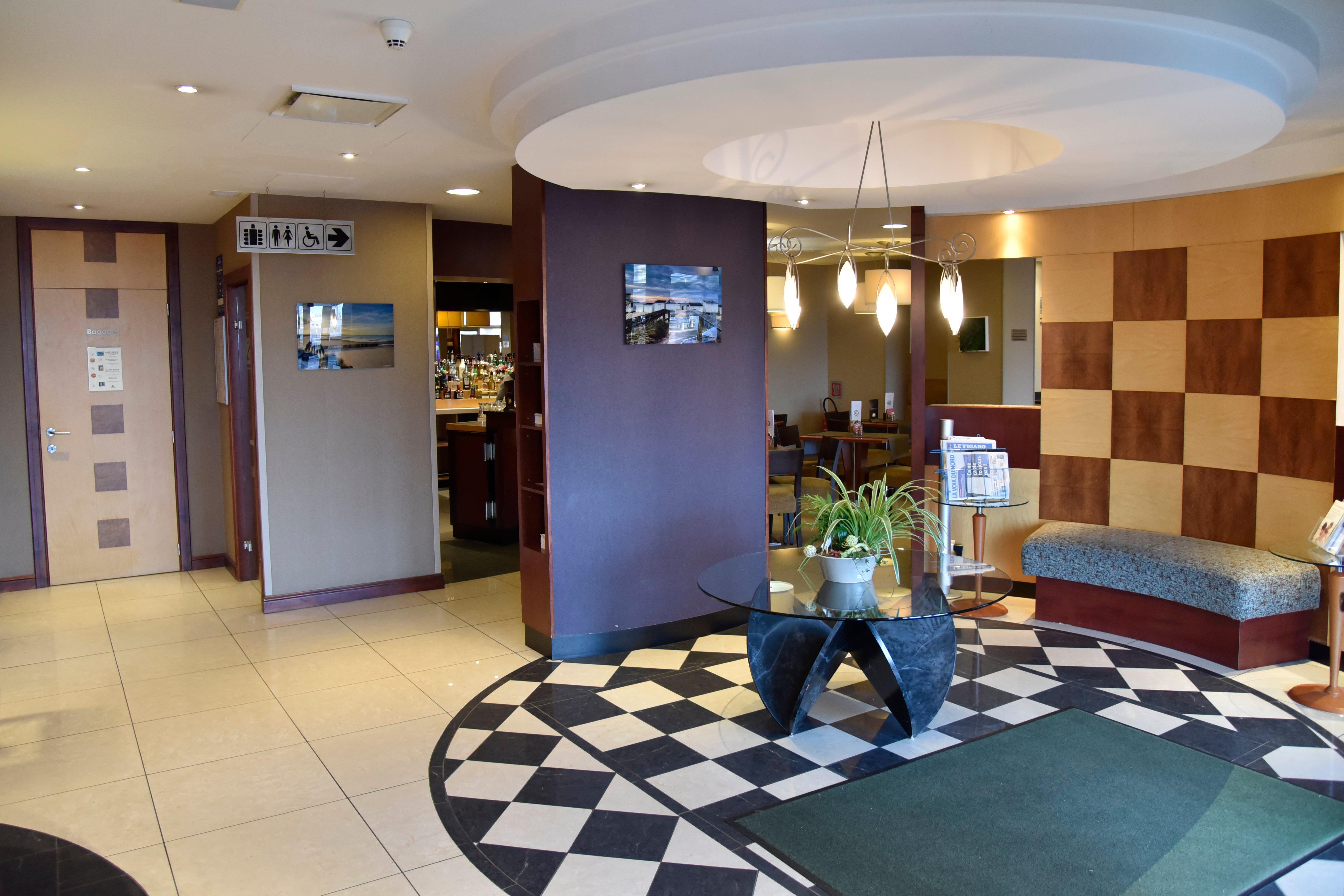 Holiday Inn Calais-Centre, An Ihg Hotel Esterno foto